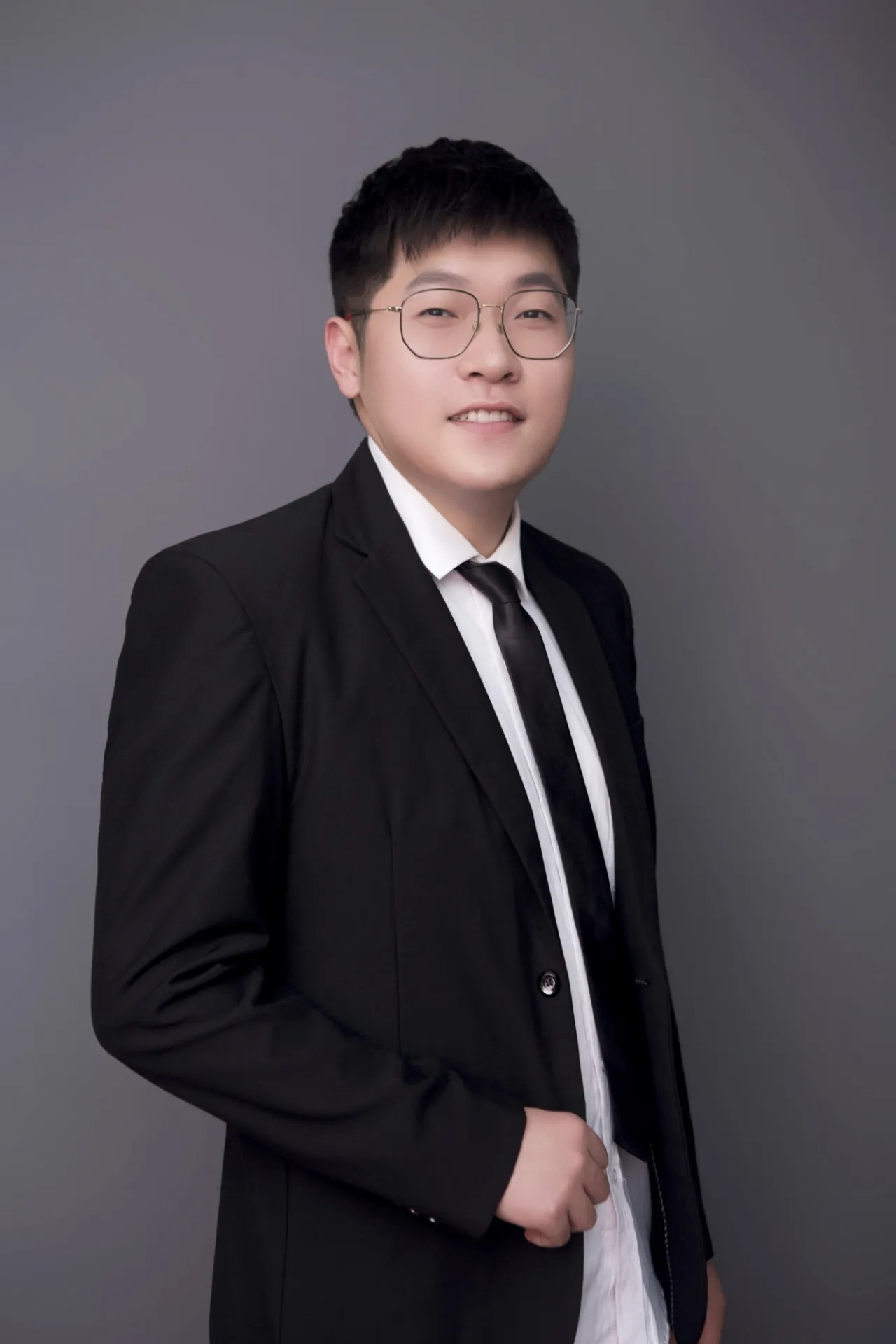 Jingyi Wei
